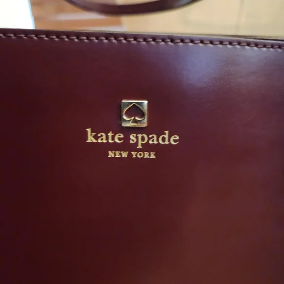 Kate Spade New York Sawyer Street Mulled Smooth Wine Large Tote - Picture 5 of 15